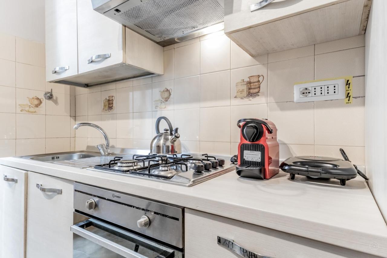 Apartment In Trastevere Rome Bagian luar foto